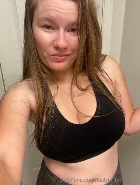 Nacktes geleaktes OnlyFans-Foto von Lustful Lynn Free