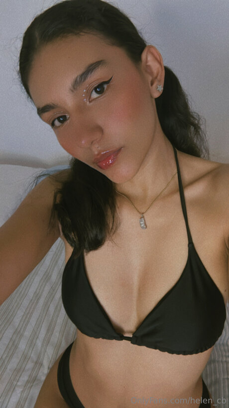 Nacktes geleaktes OnlyFans-Foto von Helen Cb
