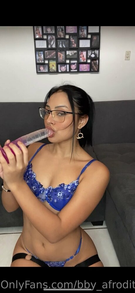 Nacktes geleaktes OnlyFans-Foto von Bby Afrodita