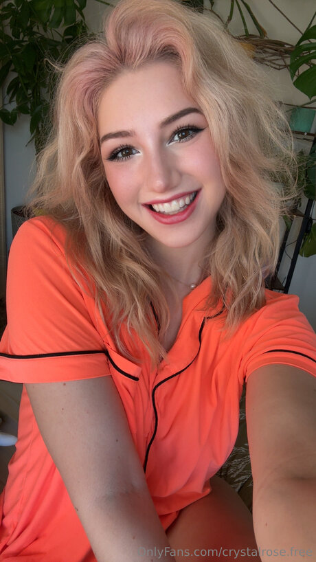 Nacktes geleaktes OnlyFans-Foto von Crystalrose Free