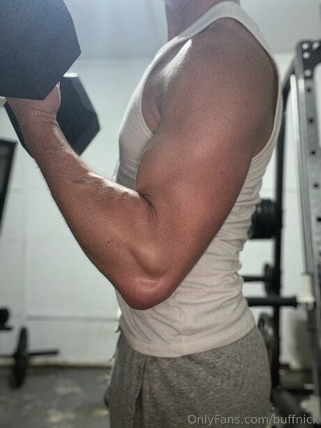 Nacktes geleaktes OnlyFans-Foto von Buffnick