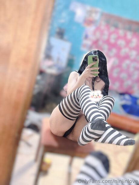 Nacktes geleaktes OnlyFans-Foto von Ninjinlove