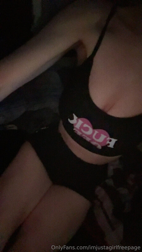 Imjustagirlfreepage