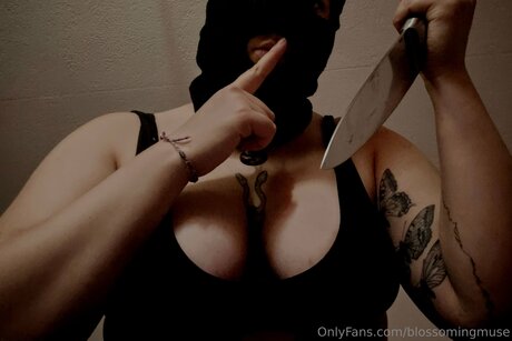 Nacktes geleaktes OnlyFans-Foto von Blossomingmuse