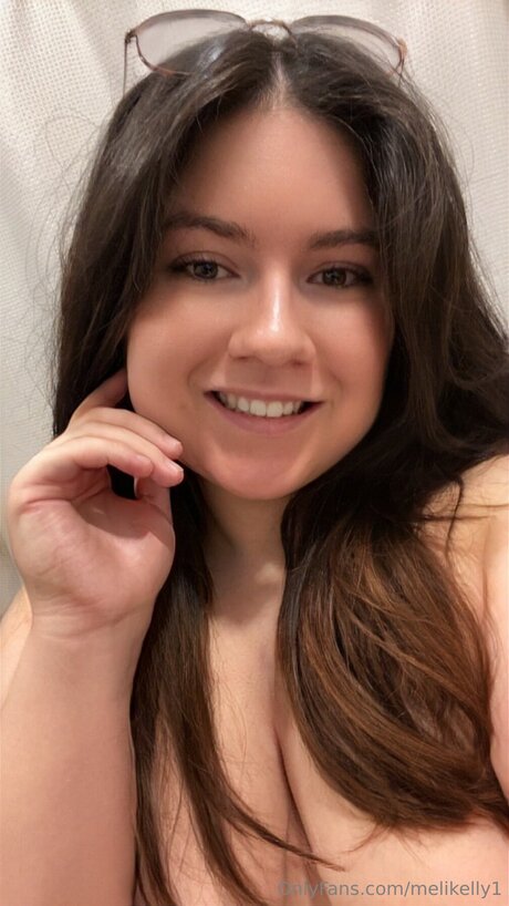 Nacktes geleaktes OnlyFans-Foto von Melikelly1