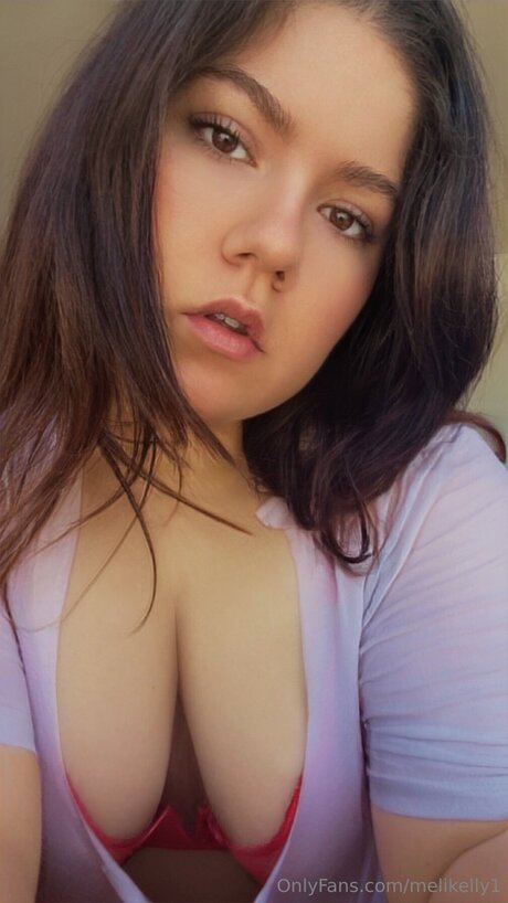 Nacktes geleaktes OnlyFans-Foto von Melikelly1