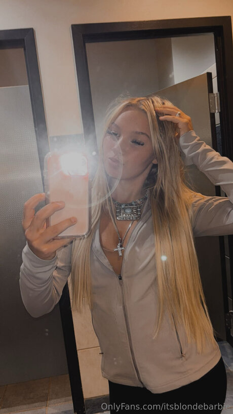 Itsblondebarbie