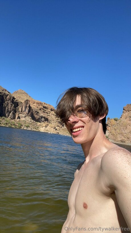 Nacktes geleaktes OnlyFans-Foto von Tywalkerfree
