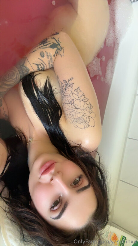 Nacktes geleaktes OnlyFans-Foto von Sweetyasmiin