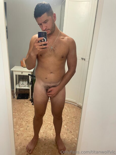 Nacktes geleaktes OnlyFans-Foto von Titanwolfanss