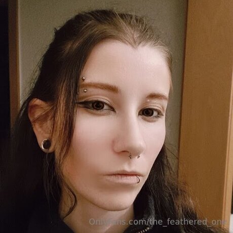 Nacktes geleaktes OnlyFans-Foto von The Feathered One