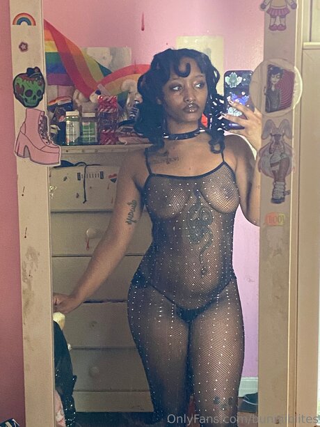 Nacktes geleaktes OnlyFans-Foto von Bunniibiites