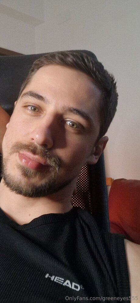 Nacktes geleaktes OnlyFans-Foto von Greeneyes555