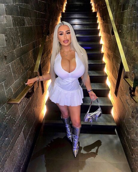 Nacktes geleaktes OnlyFans-Foto von Dreathefeline