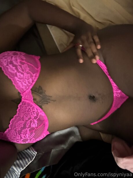 Nacktes geleaktes OnlyFans-Foto von Ispyniyaa