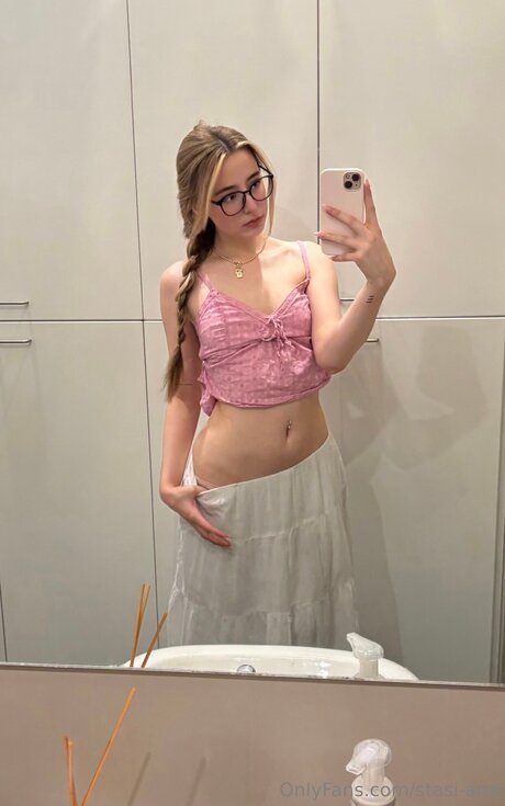 Nacktes geleaktes OnlyFans-Foto von Stasi Ana