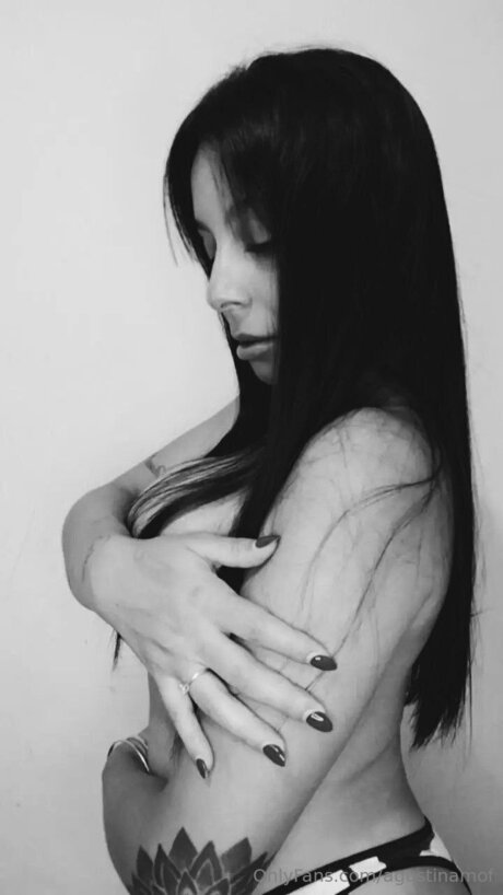 Nacktes geleaktes OnlyFans-Foto von Agustinamof
