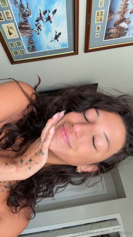 Nacktes geleaktes OnlyFans-Foto von Rickirosee