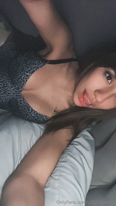 Nacktes geleaktes OnlyFans-Foto von Ceciixo