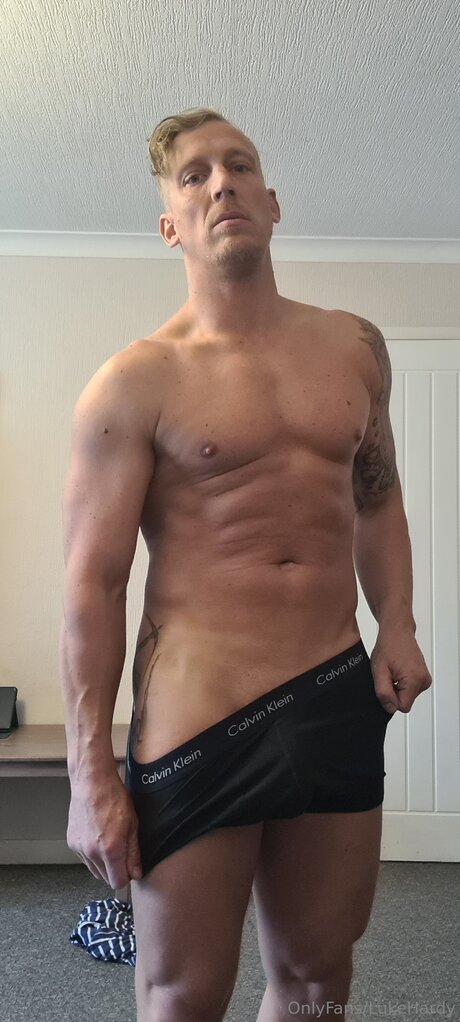 Nacktes geleaktes OnlyFans-Foto von Lukehardy