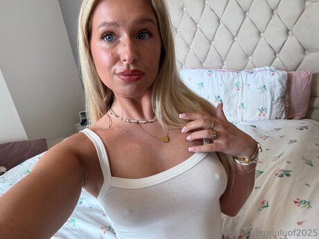 Nacktes geleaktes OnlyFans-Foto von Luluof2025