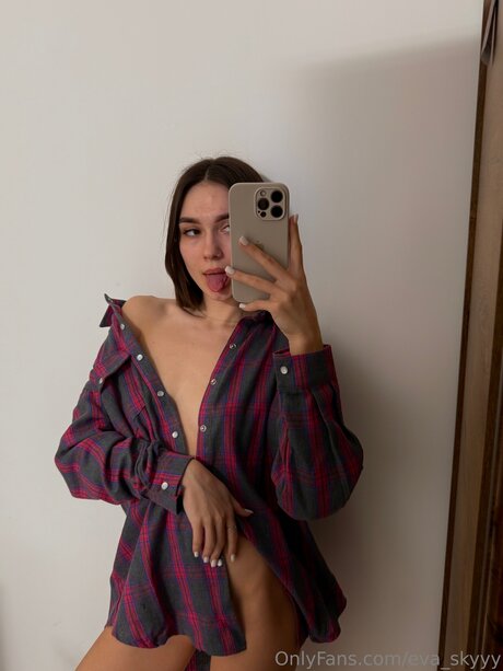 Nacktes geleaktes OnlyFans-Foto von Eva Skyyy