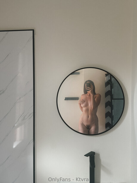 Nacktes geleaktes OnlyFans-Foto von Ktvra