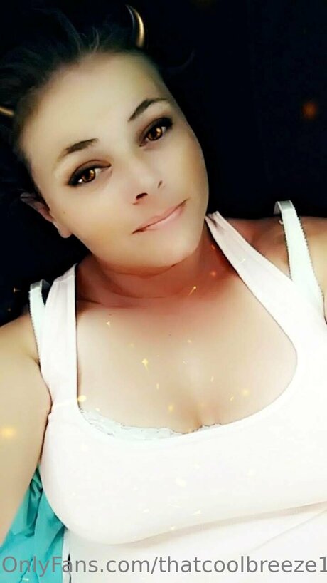Nacktes geleaktes OnlyFans-Foto von Thatcoolbreeze1317