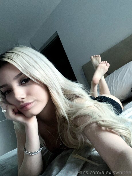 Nacktes geleaktes OnlyFans-Foto von Alexiiswhitee