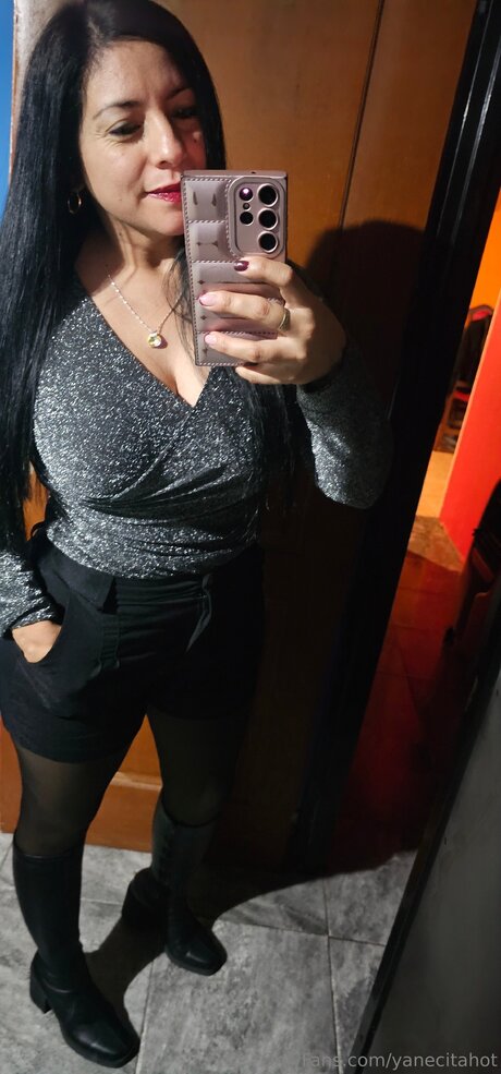 Nacktes geleaktes OnlyFans-Foto von Yanecitahot