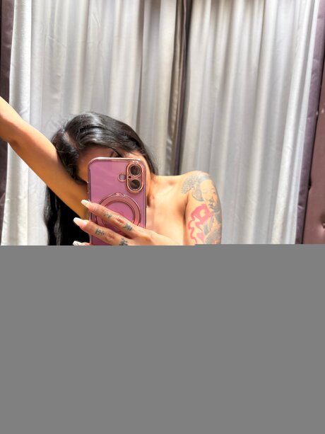 Nacktes geleaktes OnlyFans-Foto von Theemiluna