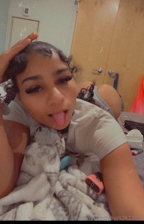 Nacktes geleaktes OnlyFans-Foto von Mindyours2k22n3