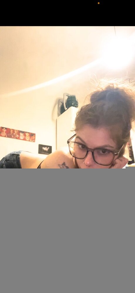 Nacktes geleaktes OnlyFans-Foto von Melitagreyy