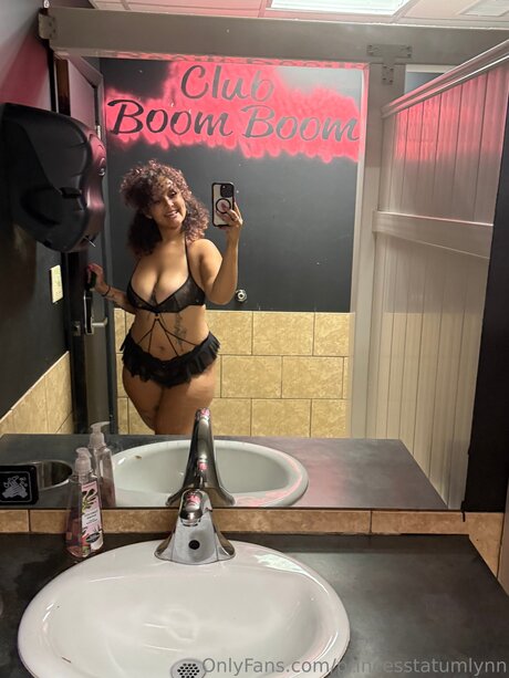 Nacktes geleaktes OnlyFans-Foto von Princesstatumlynn