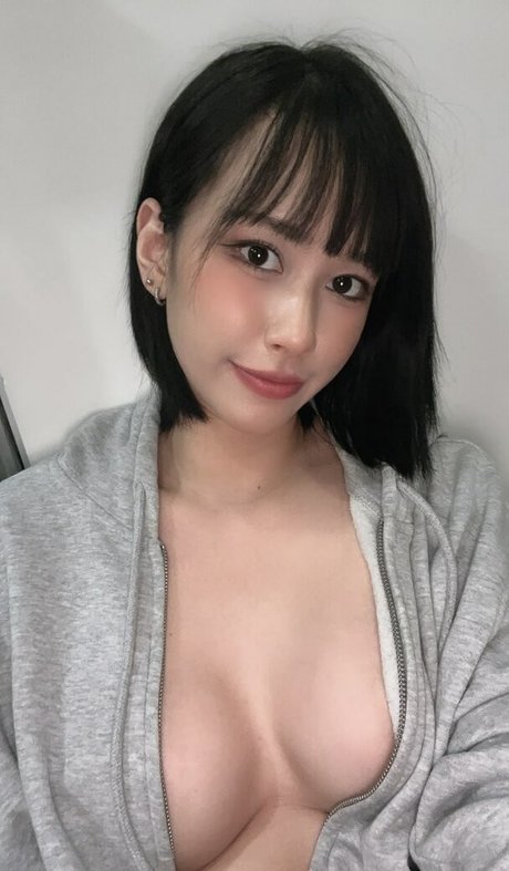Nacktes geleaktes OnlyFans-Foto von Earnieshime