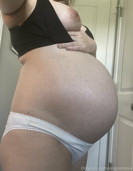 Hotmomevie