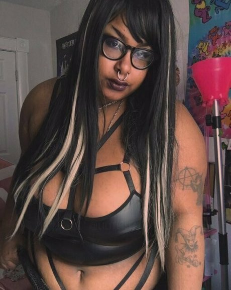 Nacktes geleaktes OnlyFans-Foto von Thebbwbible