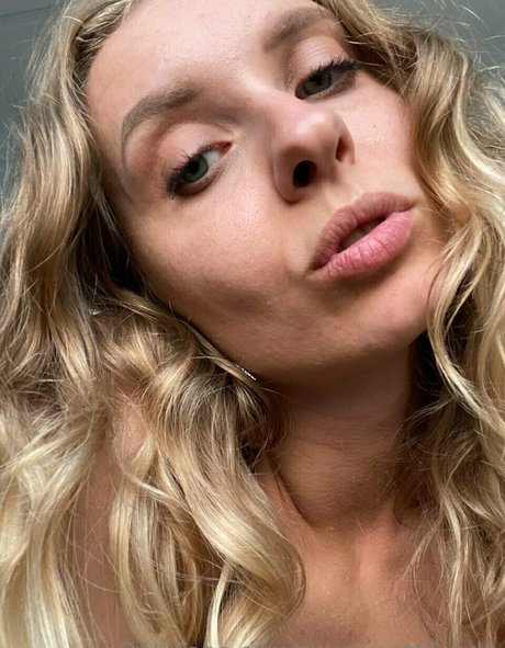 Nacktes geleaktes OnlyFans-Foto von Sexsweetblonde