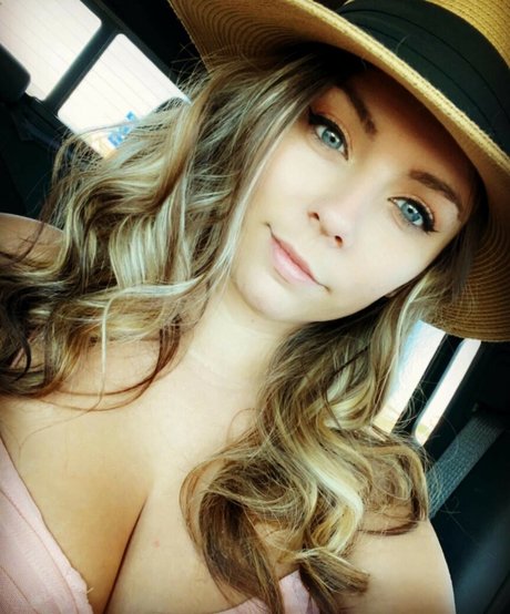 Nacktes geleaktes OnlyFans-Foto von Tori Nikitin