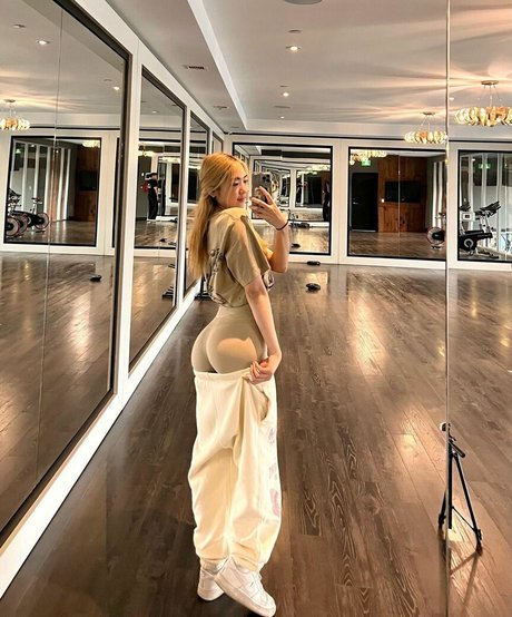 Nacktes geleaktes OnlyFans-Foto von Michelle Kwon