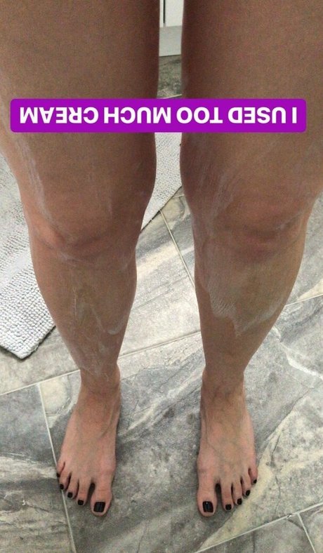 Nacktes geleaktes OnlyFans-Foto von Allison Raskin