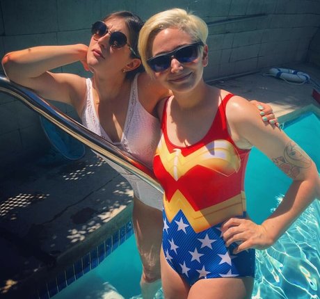 Nacktes geleaktes OnlyFans-Foto von Allison Raskin