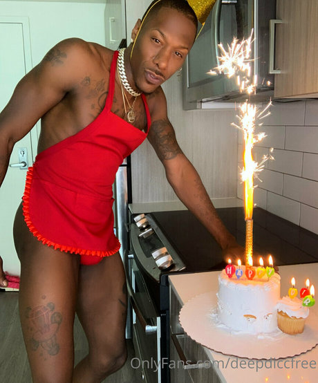 Nacktes geleaktes OnlyFans-Foto von Deepdiccfree