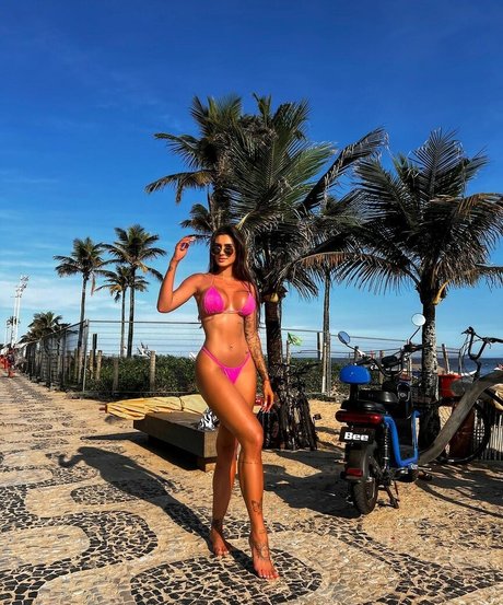 Nacktes geleaktes OnlyFans-Foto von Larissa Dalpasquale