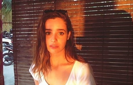 Nacktes geleaktes OnlyFans-Foto von Holly Earl