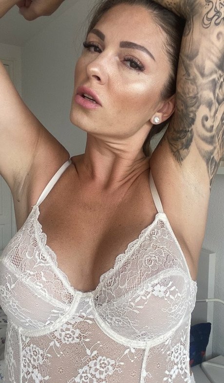 Nacktes geleaktes OnlyFans-Foto von Sarah Step Mommy