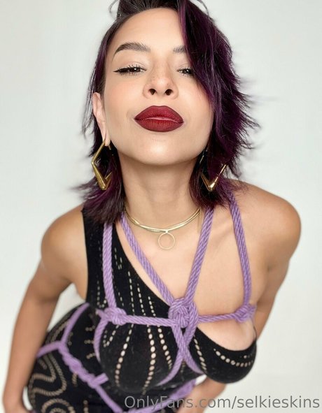 Nacktes geleaktes OnlyFans-Foto von Selkieskins