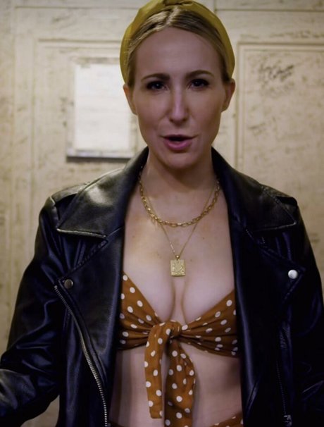 Nacktes geleaktes OnlyFans-Foto von Nikki Glaser