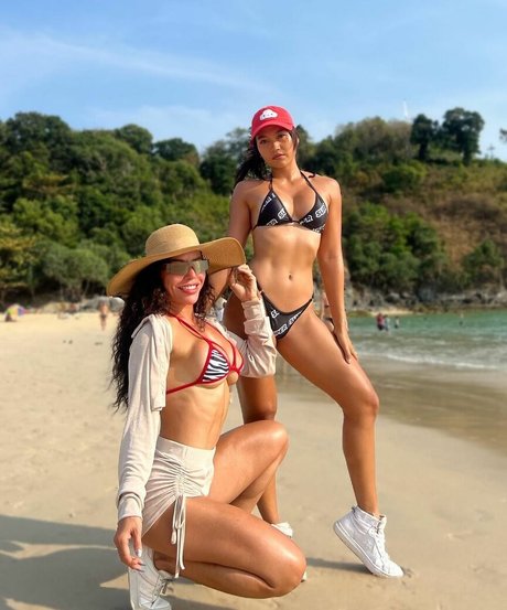 Nacktes geleaktes OnlyFans-Foto von Aun Wichupor