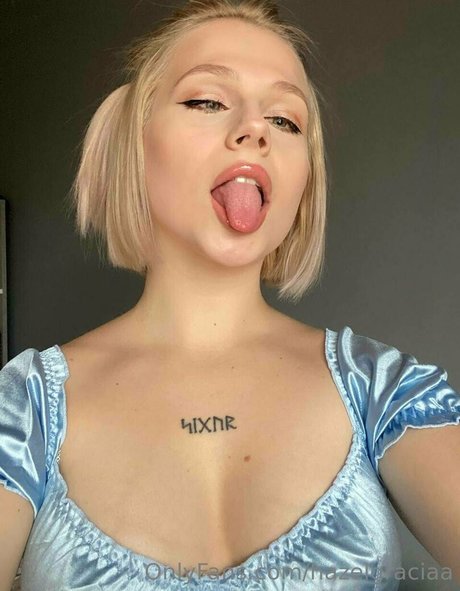 Nacktes geleaktes OnlyFans-Foto von Hazelgraciaa